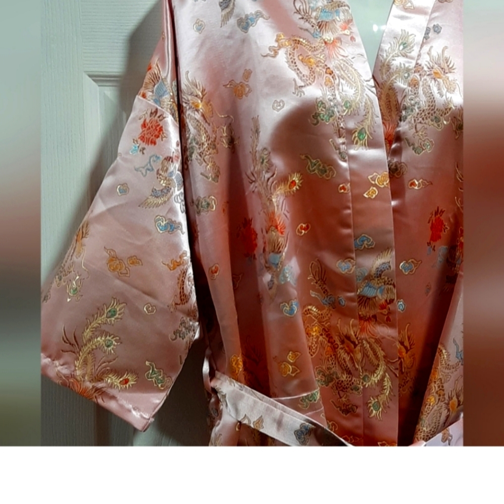 Uahong Mei Asian Kimono Embroidered Dragons on Pink Satin Size Large Vintage